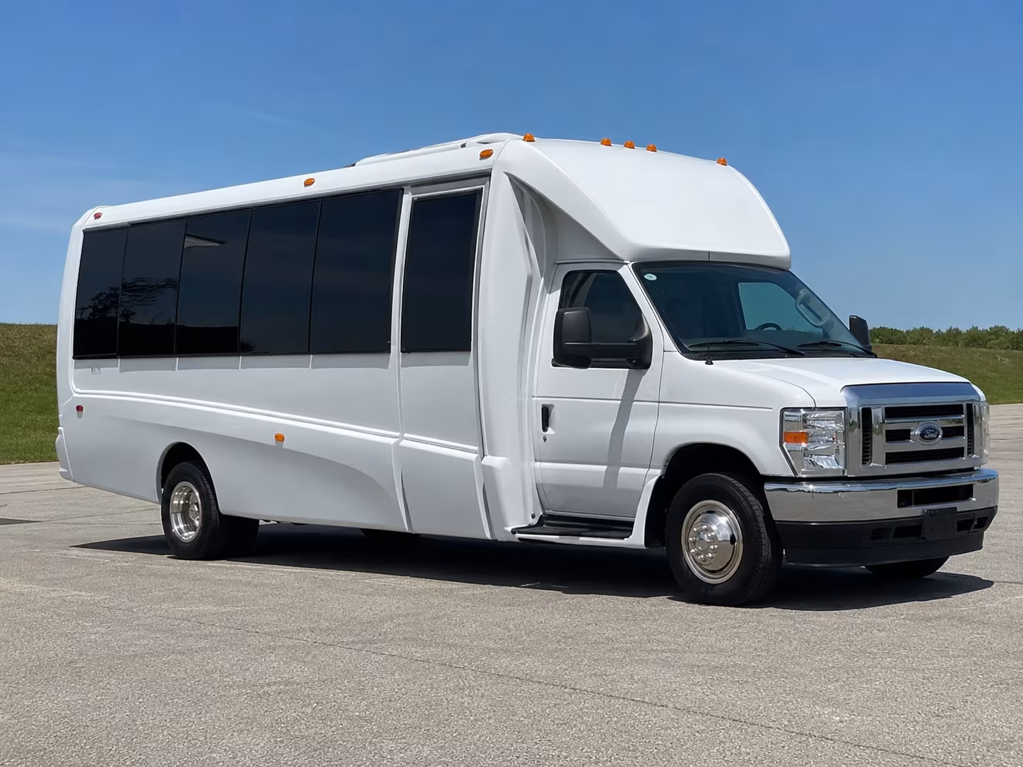 mill avenue nightlife tempes best bar crawl route party bus rental